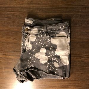 Torrid bleach dyed shorts size 24